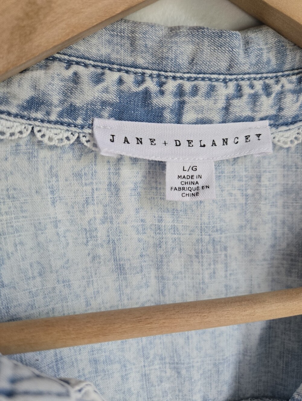 JANE + DELANCEY Light Blue Denim-Effect Ruffle Sleeve Lyocell Button Front Top - Picture 2 of 9